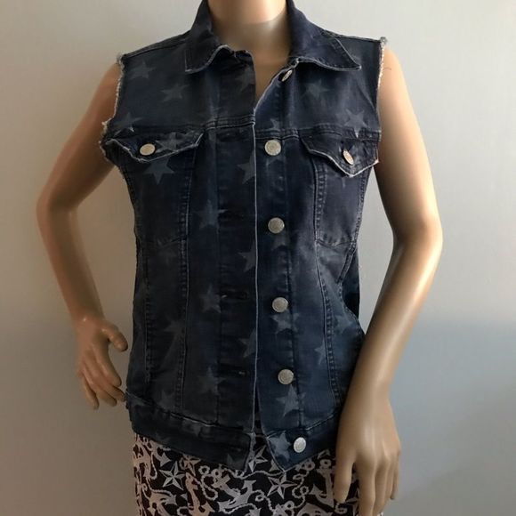 Rock & Republic | “Gunshow” Button Down Star Jean Vest in Blue with White Stars - Picture 2 of 15